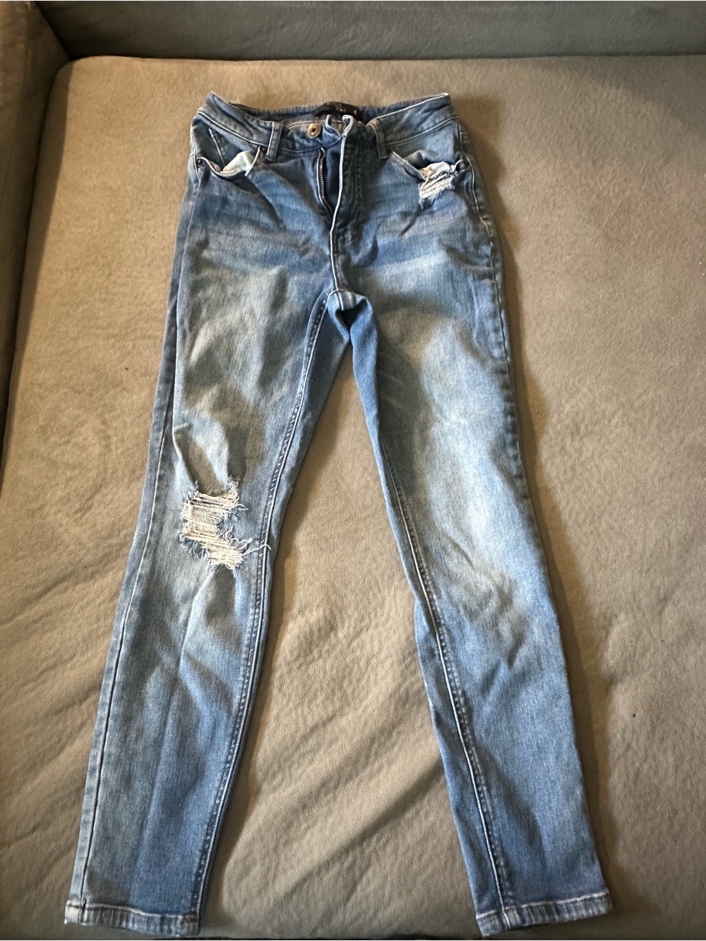 Classic Skinny Distressed Jeans - Light Blue